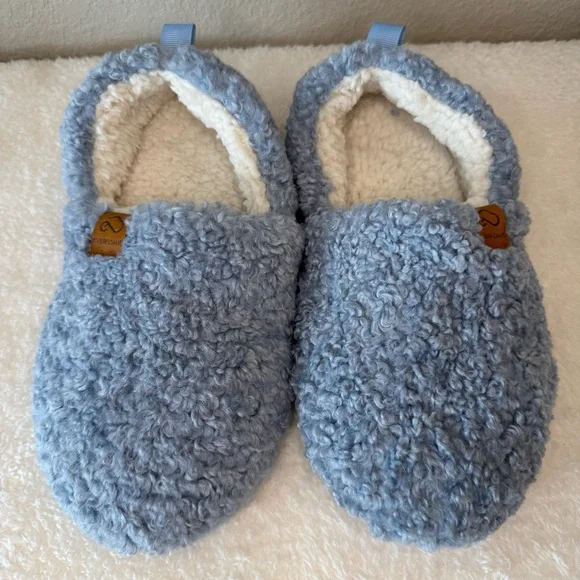 EverFoams Women's Soft Curly Full Slippers Memory Foam Lightweight House Shoes - Picture 2 of 7